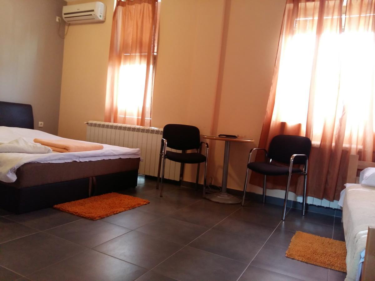 Bela Ruza Hotel Beograd Eksteriør billede